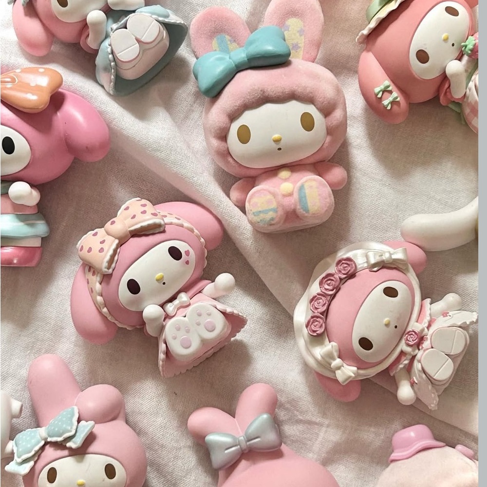 Sanrio My melody cinnamon roll blind box figures Pink and White Bunny Figurine